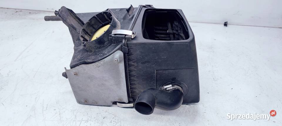 OBUDOWA FILTRA POWIETRZA AUDI A6 C6 4F0133835M