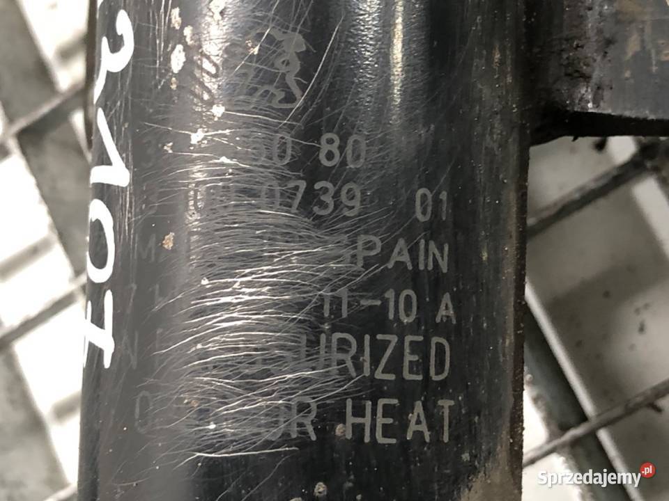 AMORTYZATOR PRAWY PRZÓD ZE SPRĘŻYNĄ TOYOTA