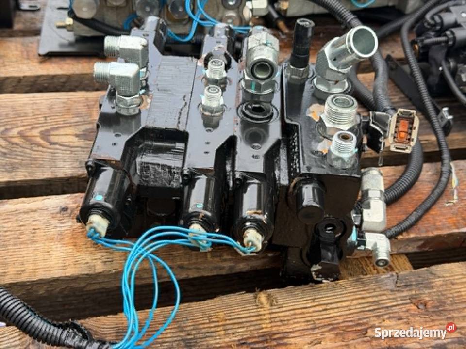 Rozdzielacz hydrauliczny trzysekcyjny HYSTER śląskie Antonie