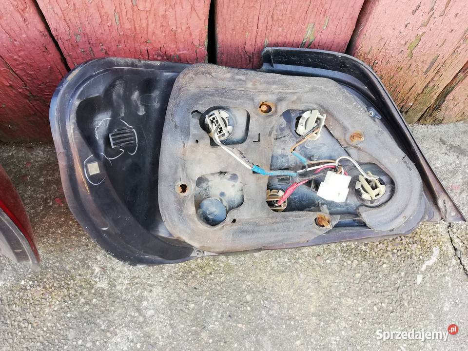 Subaru Impreza GX Sedan lampa Tył Tylna Prawa osobowe Malczyce sprzedam
