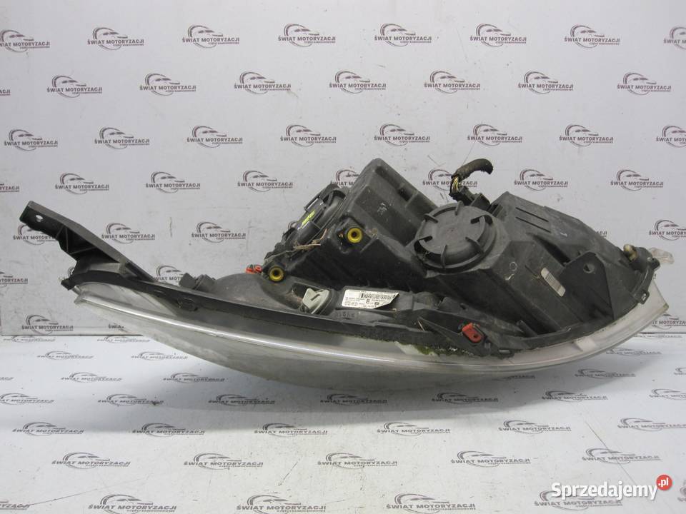 OPEL MERIVA B 10r lampa prawa przód 13253632 sprzedam