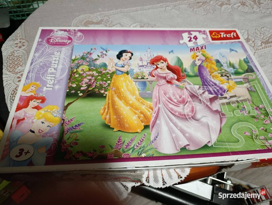 puzzle Trefl Maxi 24 el Księżniczki Fontannie 
