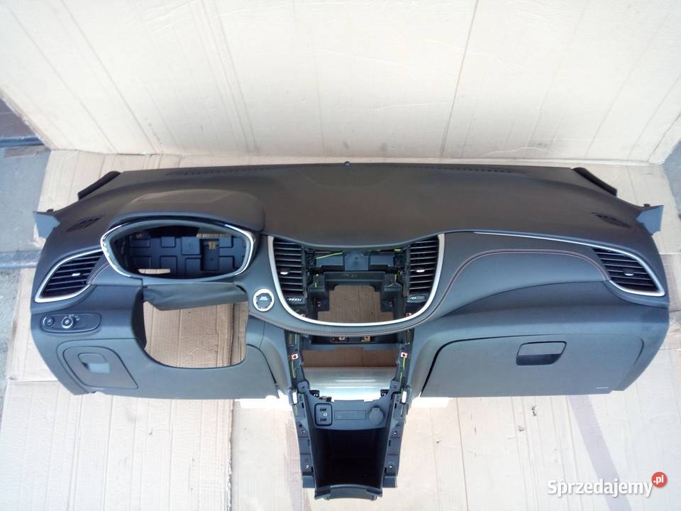 Chevrolet Trax Opel Mokka Encore konsola deska Turek