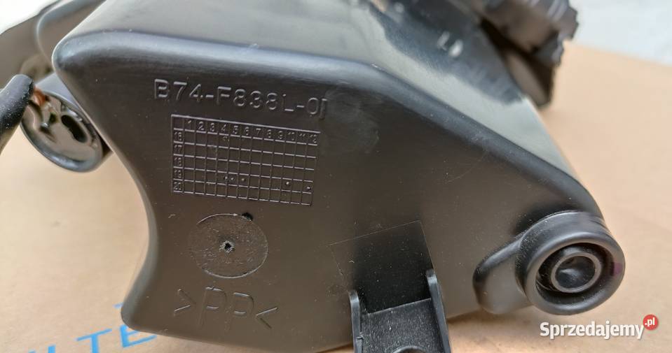 YAMAHA X 18 SCHOWEK WYPEŁNIENIE LEWY Siemianowice Śląskie