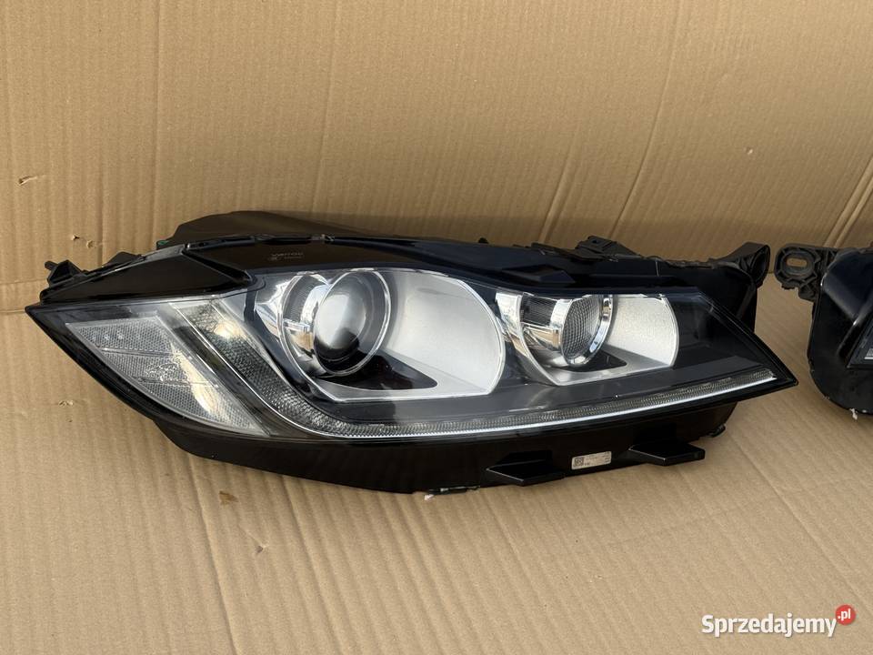 JAGUAR FPACE LAMPY PRZÓD XENON KOMPLETNE Części samochodowe