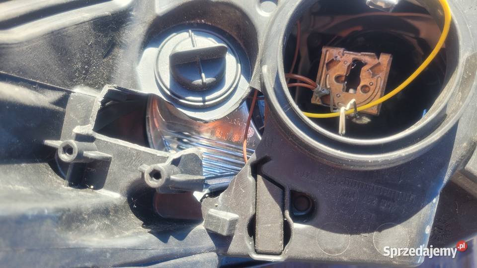 RENAULT CAPTUR I REFLEKTOR PRAWY LAMPA PRAWA śląskie Ruda Śląska sprzedam