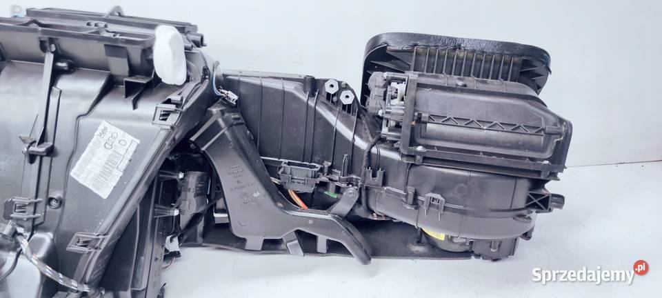 NAGRZEWNICA KOMPLETNA AUDI A3 8P LIFT 8P1820003Q Przystajń
