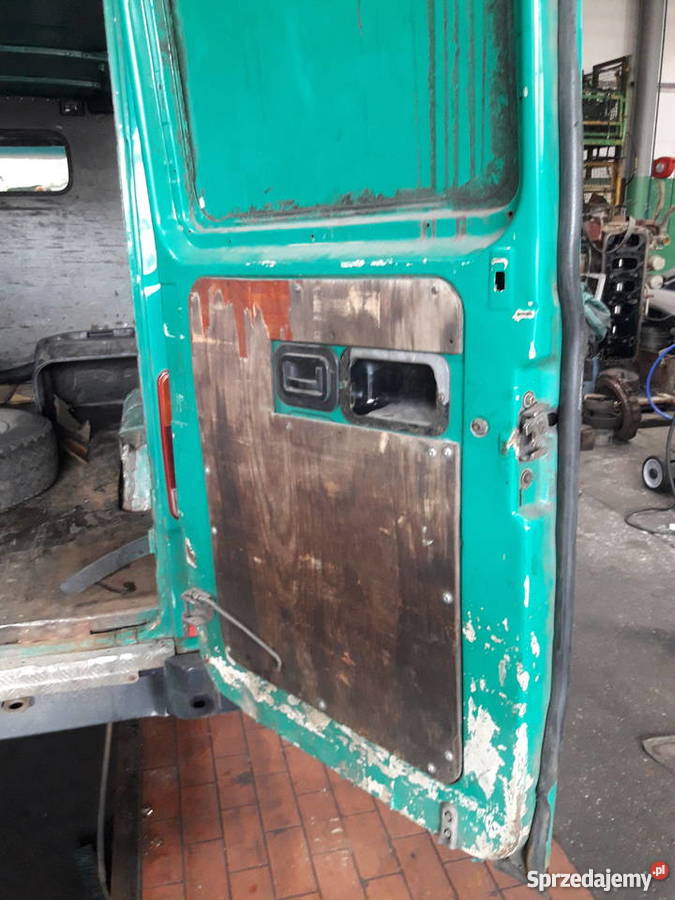 Drzwi prawe Mercedes 210d 208d 310d 308d furgon Rok produkcji 1992 Częstochowa sprzedam