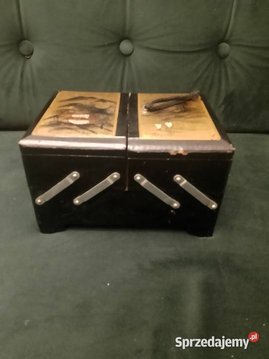 Szkatułka na biżuterię z pozytywką