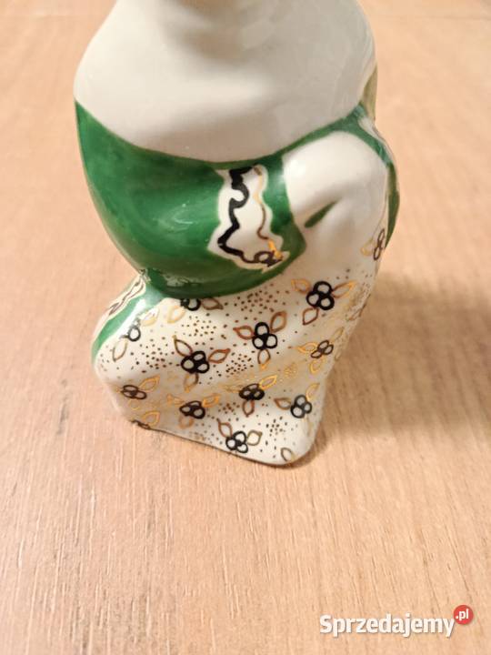 Porcelanowa figurka kobiety w turbanie zachodniopomorskie