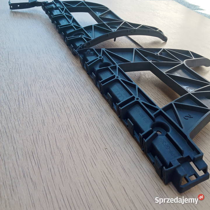 Audi A4 B8 Ślizg zderzaka tył kombi 8K9807453 Dębica