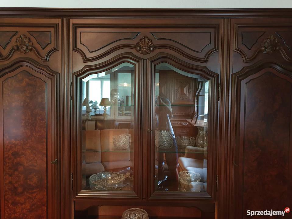 Stylowa meblościanka piękna i klasyczna Szafy, regały, półki sprzedam