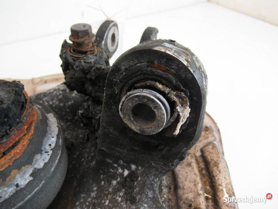 ZWROTNICA PIASTA PRAWA TYŁ BMW F22 sprzedam