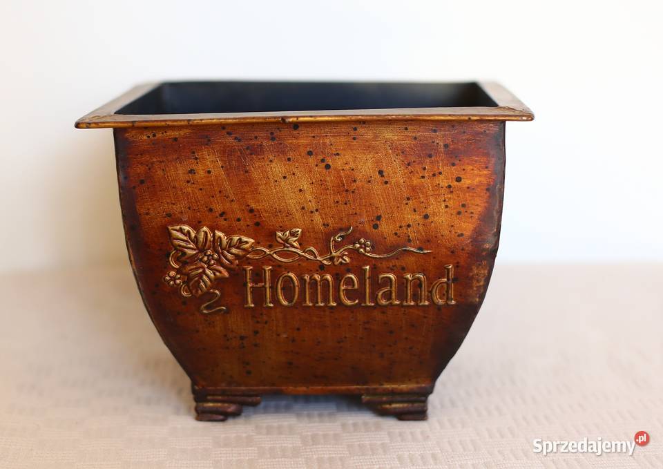 Metalowa ozdobna osłonka doniczka kwadratowa