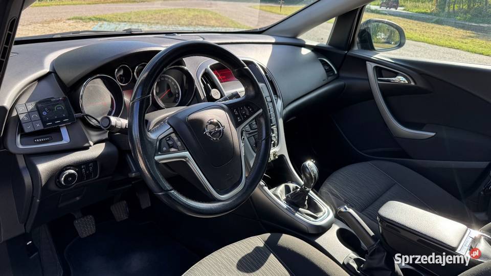 Opel Astra Opel Astra J Sedan 17 CDTI 110 Manual Kalisz