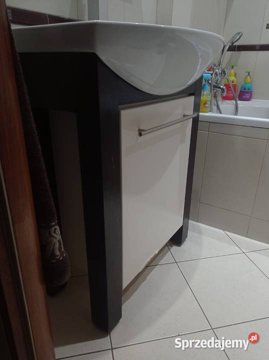 Szafka z umywalką i baterią Dąbrowa Górnicza