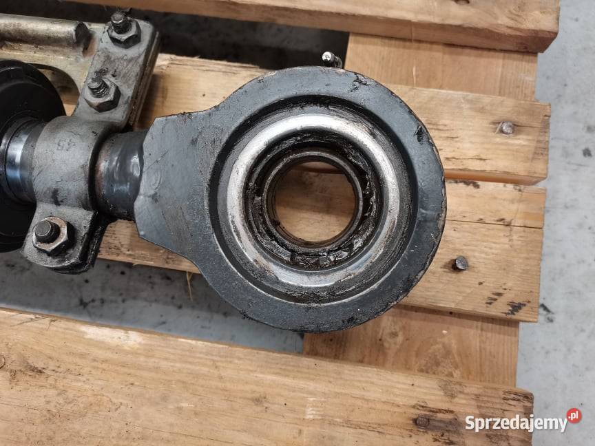 Siłownik wychyłu łyżki Holland W60 Wilkowo