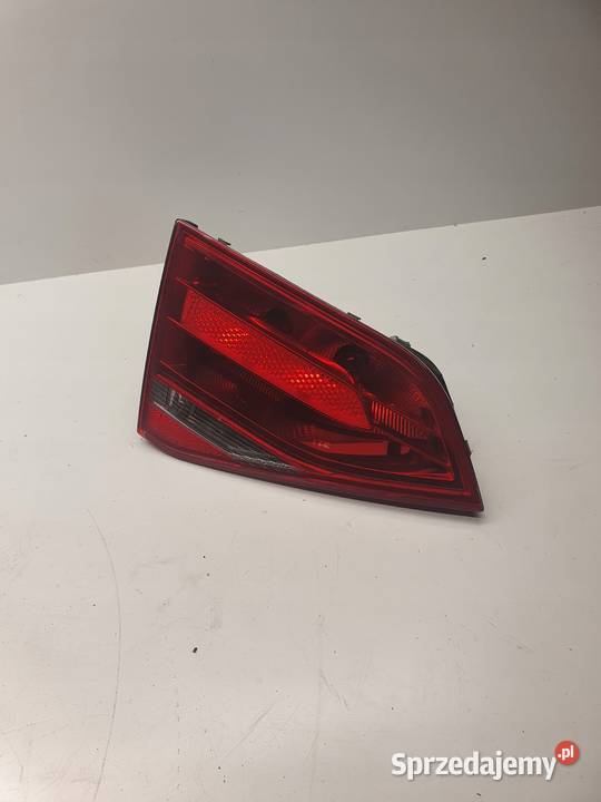 LAMPA LEWY TYŁ W KLAPE AUDI A4 B8 SEDAN Przystajń