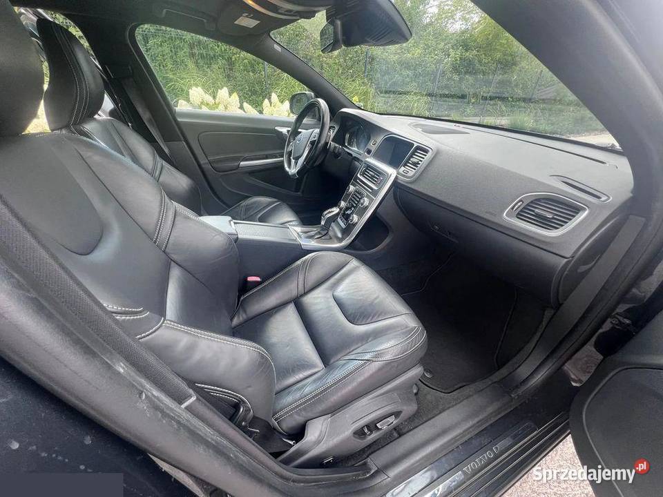 Volvo S60 PLATINUM 20 benzyna 306 2015r