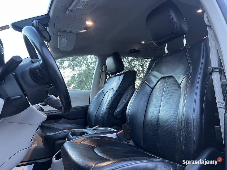 Chrysler Pacifica 2017 Warszawa