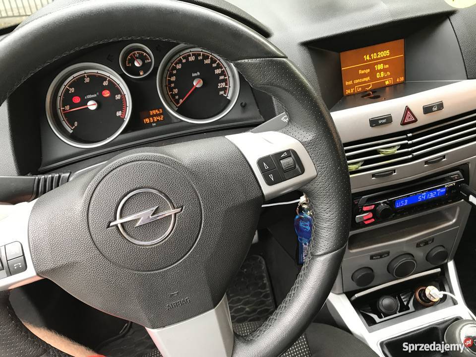 Opel Astra GTC zamiana lakier metallic śląskie Jaworze