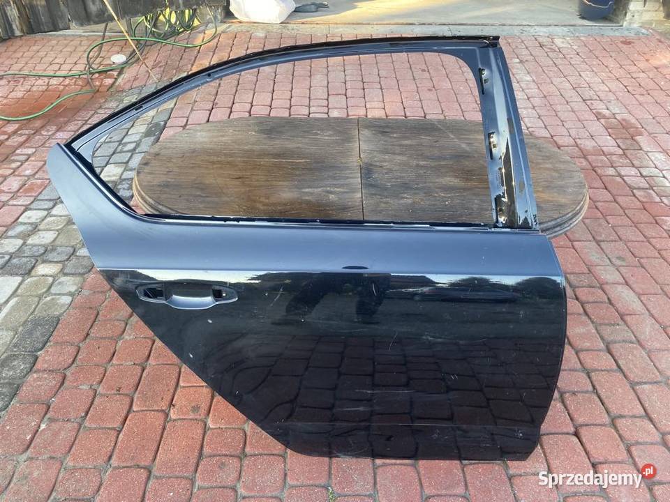 Drzwi tylne Scoda Octavia 3 HB 5E5833602A Poniatowa