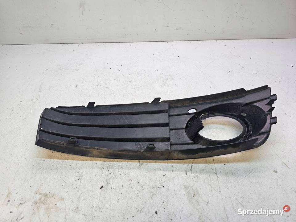 KRATKA ATRAPA ZDERZAKA LEWA AUDI A4 B8 8KD807681 Przystajń sprzedam