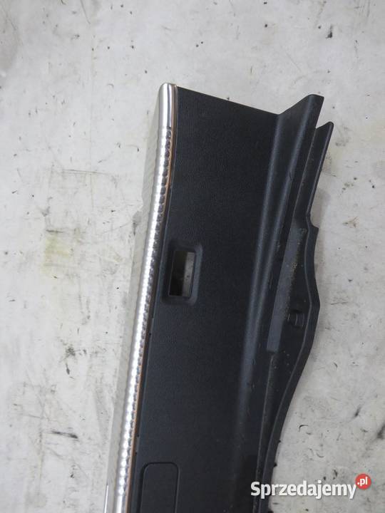 OSŁONA PASA TYLNEGO AUDI A8 D4 4H0863471D