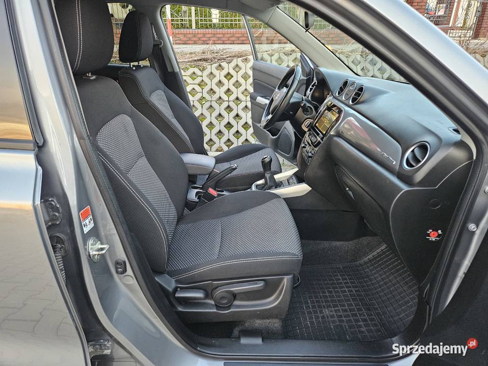 Suzuki Vitara 2016 napęd 4x4 16 benzyna salon Rzeszów