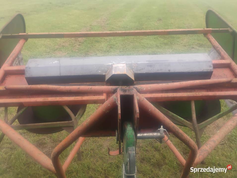 Holaras maszyna do kiszonki równiarka do pryzm