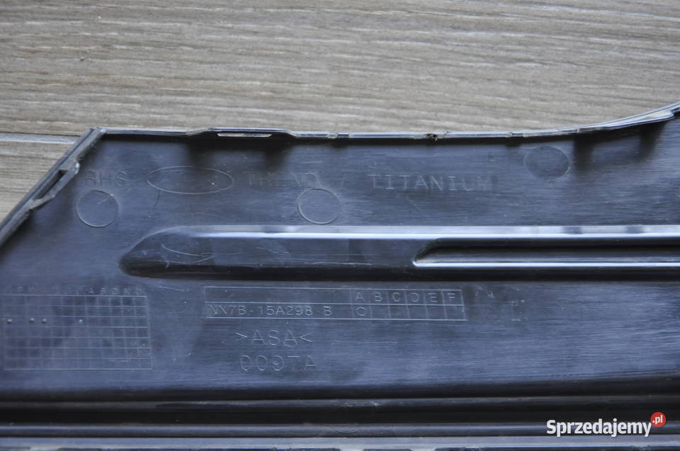ATRAPA ZDERZAKA FORD FOCUS MK4 LIFT PRAWA TREND osobowe