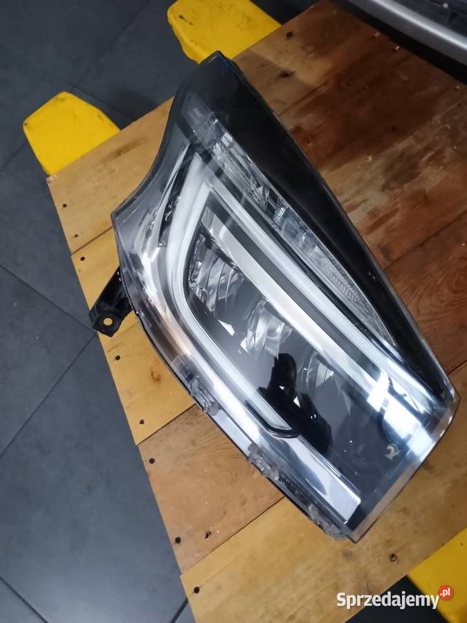Lampa full LED renault trafic 2020r okazyjna Starachowice