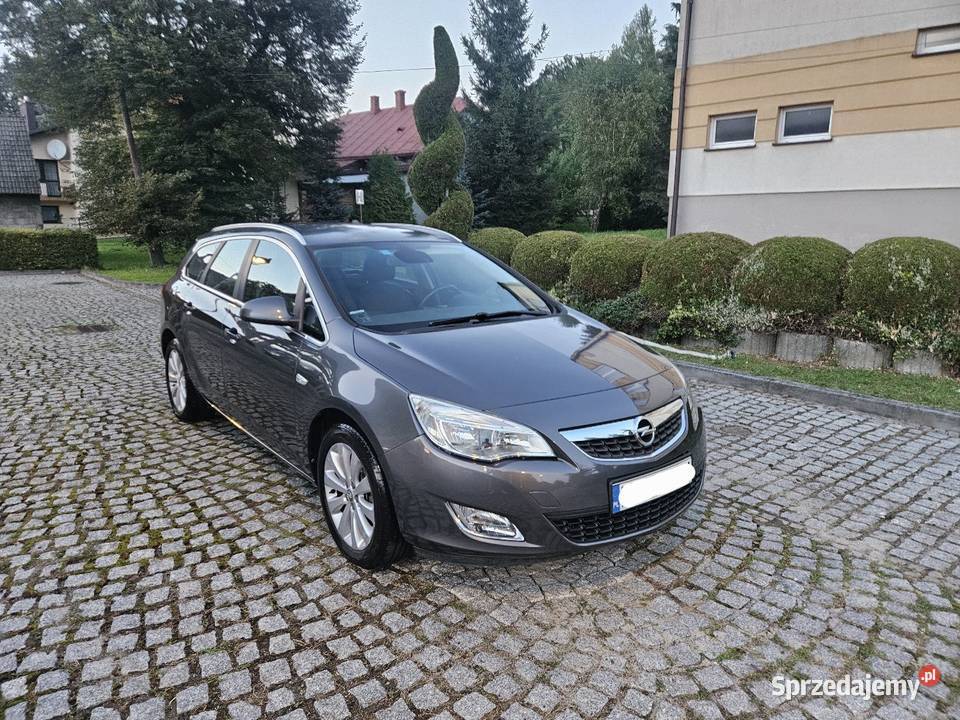 Opel Astra J 2010r 16Benz Cosmo Półskóra Alu 17 Astra Ryglice