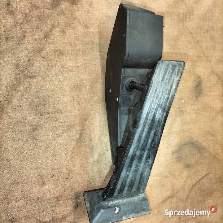 Moduł pedału gazu BMWW90 E91 E92 E60 E61 E63 E64 Poręba sprzedam