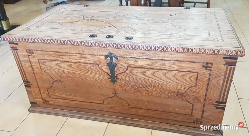 Skrzynia kufer elbląski barok jesionowa intarsja Orneta sprzedam