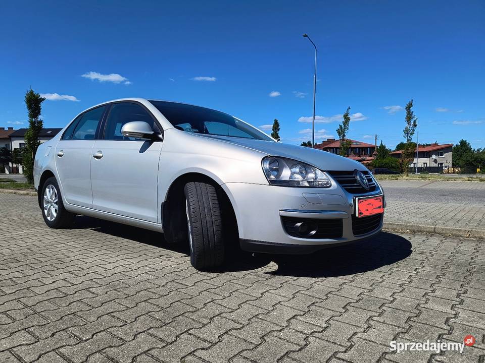 VW JETTA 2010 Oryginalny Lakier Salon Polska Rok produkcji 2010 Jetta Radom