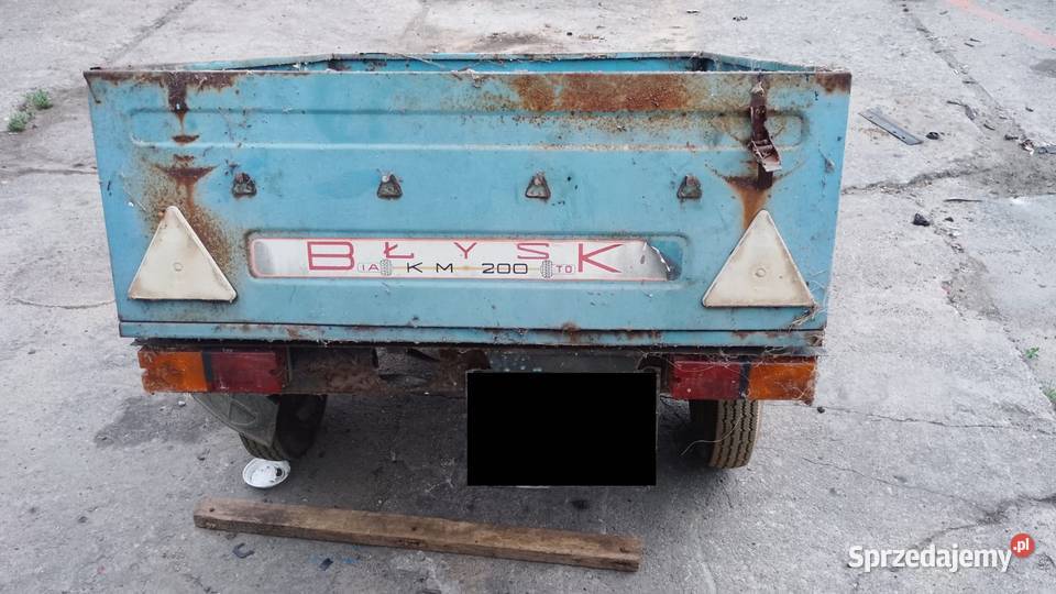 Przyczepka lekka pozostałość sam spomasz błysk Rok produkcji 1988 Brodnica