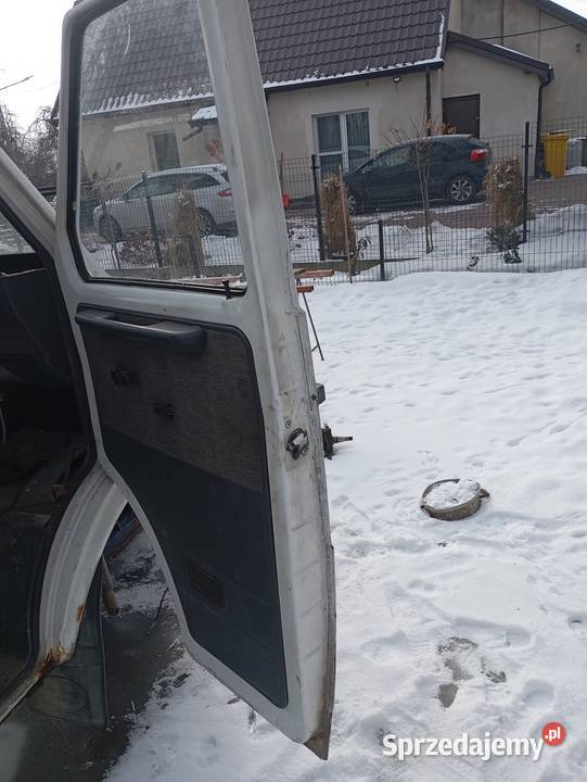 Drzwi prawe Daewoo Lublin 3 kompletne Głuchów sprzedam