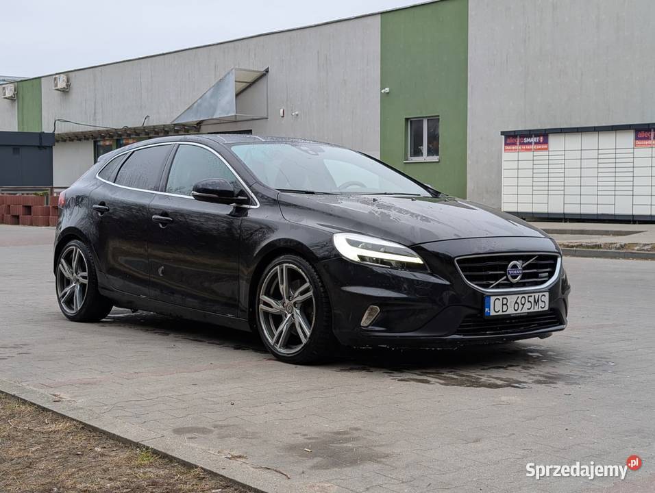 VOLVO V40 RDESIGN