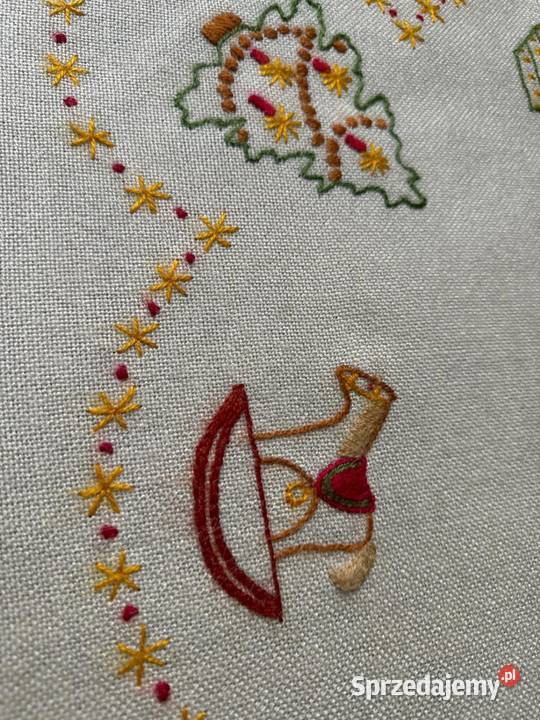 obrus ręcznie haftowany motywy Świąteczne