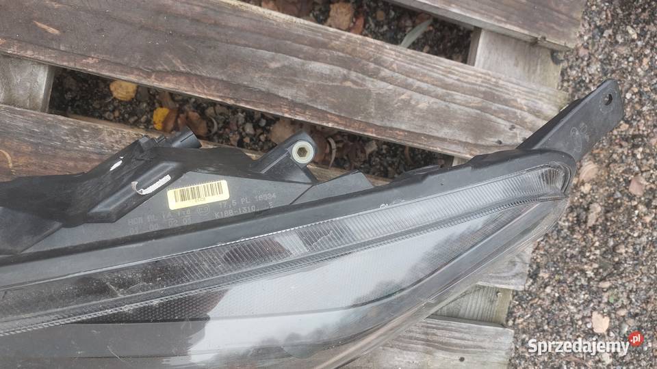 Ford Fiesta MK8 Reflektor Przód Przedni Lewy wielkopolskie Iwanowice sprzedam