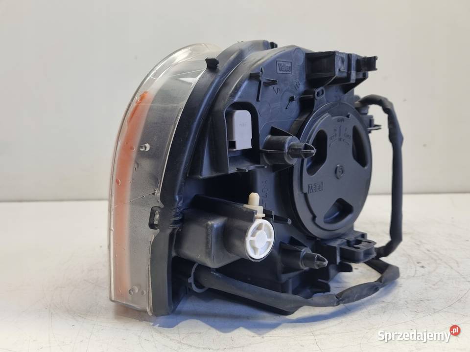 LAMPA LEWA Volvo XC90 0206r PRZEDNIA lewy przód osobowe Rudka