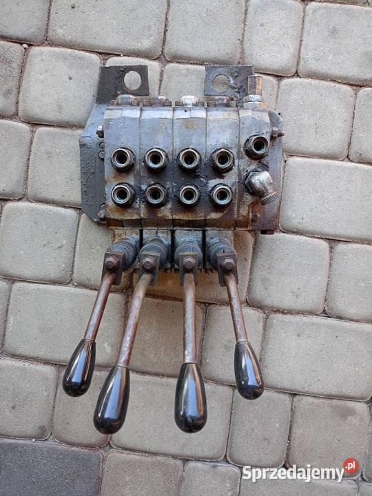 Rozdzielacz 4 sekcyjny do ładowacz troll Kolbuszowa