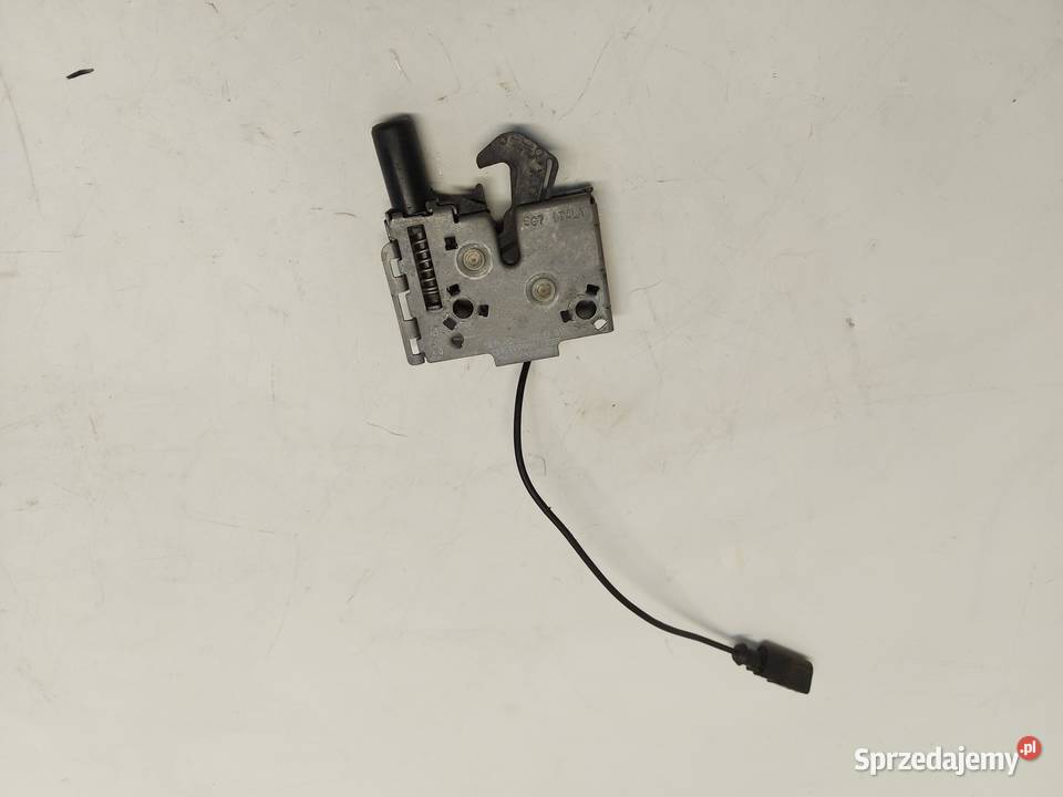 SKODA Enyaq 5LA iV85 Zamek maski 5LA823509D