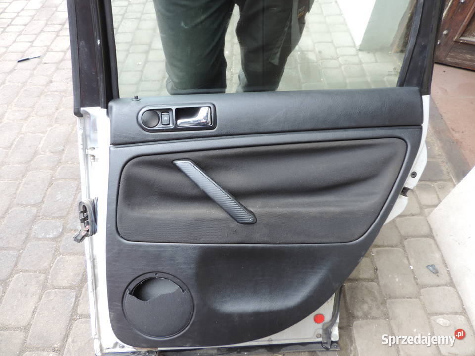 VW PASSAT B5 KOMBI DRZWI PRAWY TYŁ LB7Z osobowe małopolskie Nowy Sącz