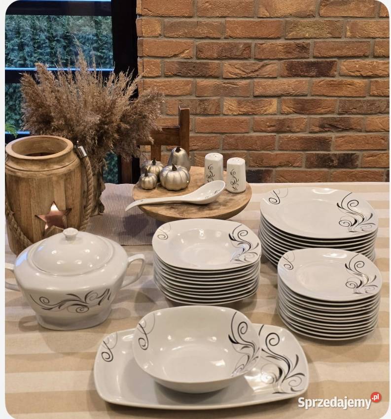 349 Zestaw obiadowy 43 elementy na 12 osób VC Zabrze