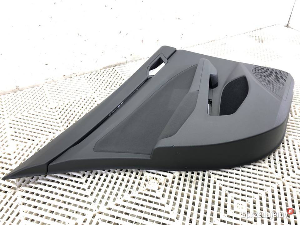 BOCZEK DRZWI LEWY TYŁ VW GOLF VIII Kombi