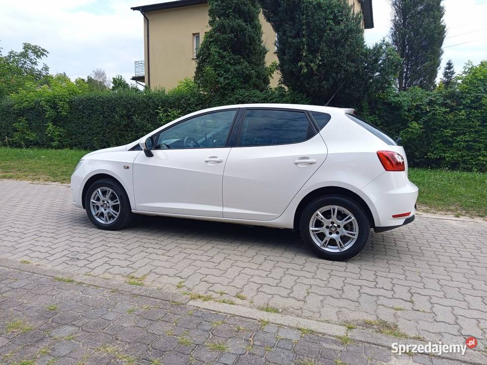 Seat Ibiza z 2015r 16 diesel105 wersja poliftowa biały Ibiza