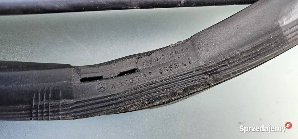 Uszczelka drzwi lewy tył mercedes w203 kombi Pozostałe wielkopolskie Zbąszyń