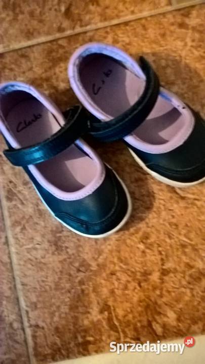 Buty dziewczynki firmy Clarks pasek zapinany na dziewczynka Rawa
